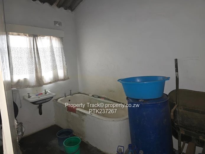 Family home on double stand - 620sqm