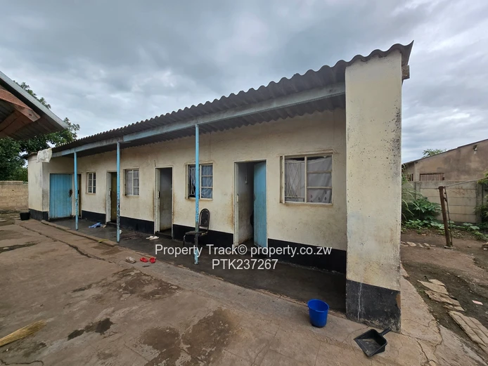 Family home on double stand - 620sqm