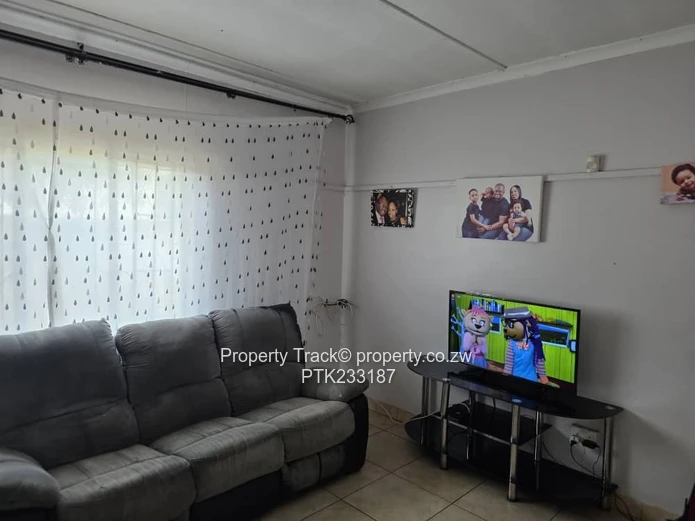 A neat and solid house! (Sole Mandate)