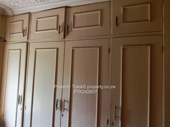 A neat and solid house!