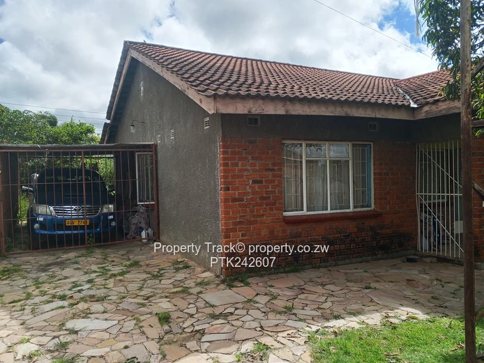 A neat and solid house!