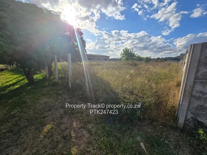 Beautiful ready to Build stand in mature neighborhood 