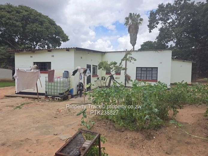 OLDIE BUT GOLDIE family home with DEVELOPMENT POTENTIAL.      