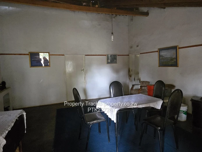 Family home on double stand - 620sqm